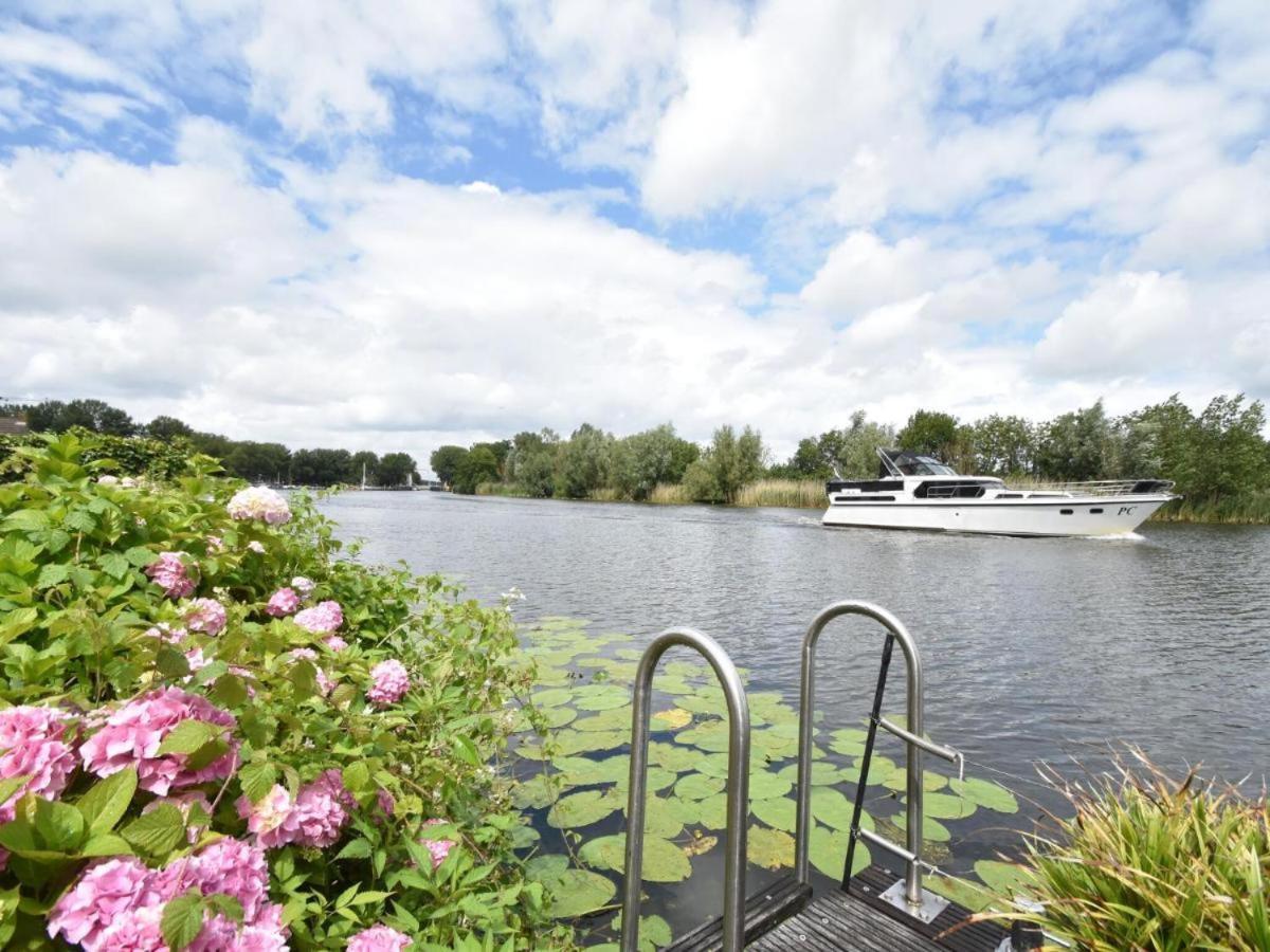 Riverside Holiday Home Near Amsterdam Nigtevecht Exterior photo